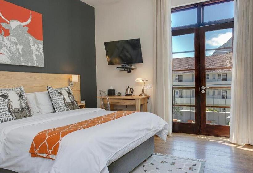 اتاق استاندارد با چشم‌انداز استخر, Derwent House
