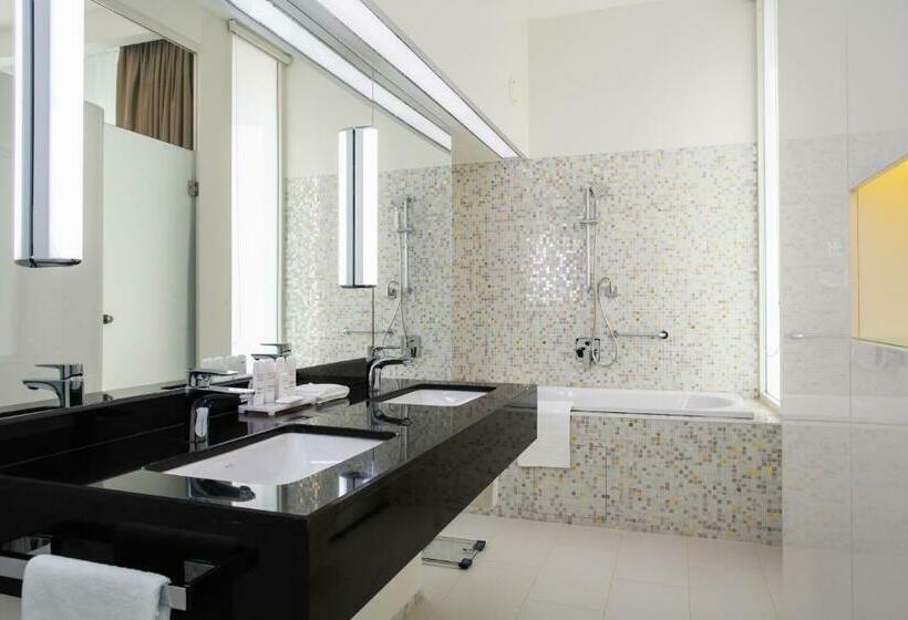 Suite with Terrace, Radisson Blu Hotel & Convention Centre Kigali