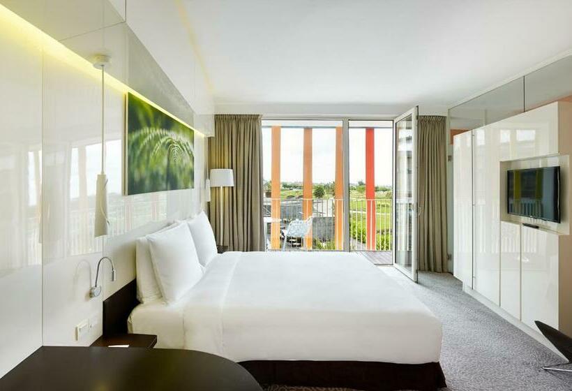 اتاق اجرایی, Radisson Blu Hotel & Convention Centre Kigali