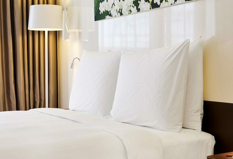 سوییت جونیور با بالکن, Radisson Blu Hotel & Convention Centre Kigali