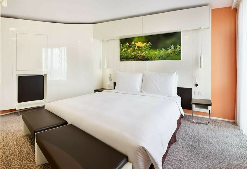 سوئیت رویال, Radisson Blu Hotel & Convention Centre Kigali