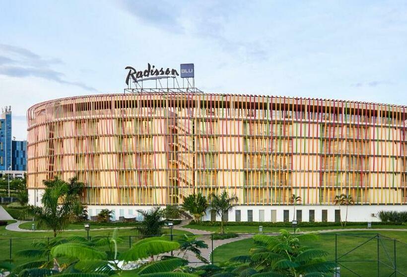 اتاق سوپریور با چشم‌انداز, Radisson Blu  & Convention Centre Kigali