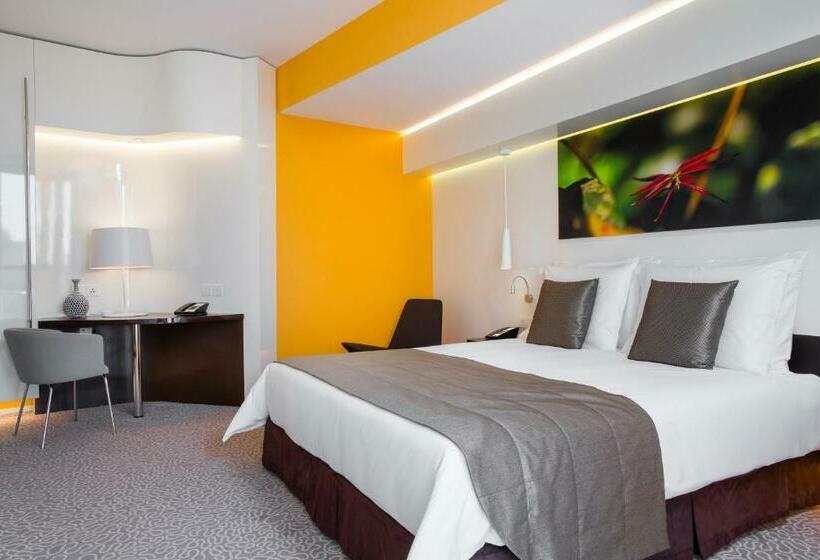 اتاق سوپریور با چشم‌انداز, Radisson Blu Hotel & Convention Centre Kigali