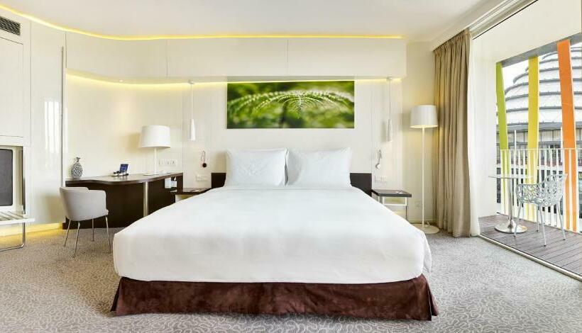 اتاق سوپریور با چشم‌انداز, Radisson Blu Hotel & Convention Centre Kigali