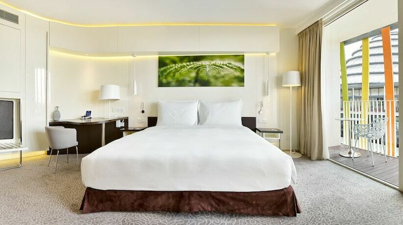 اتاق اجرایی با مشاهده, Radisson Blu Hotel & Convention Centre Kigali