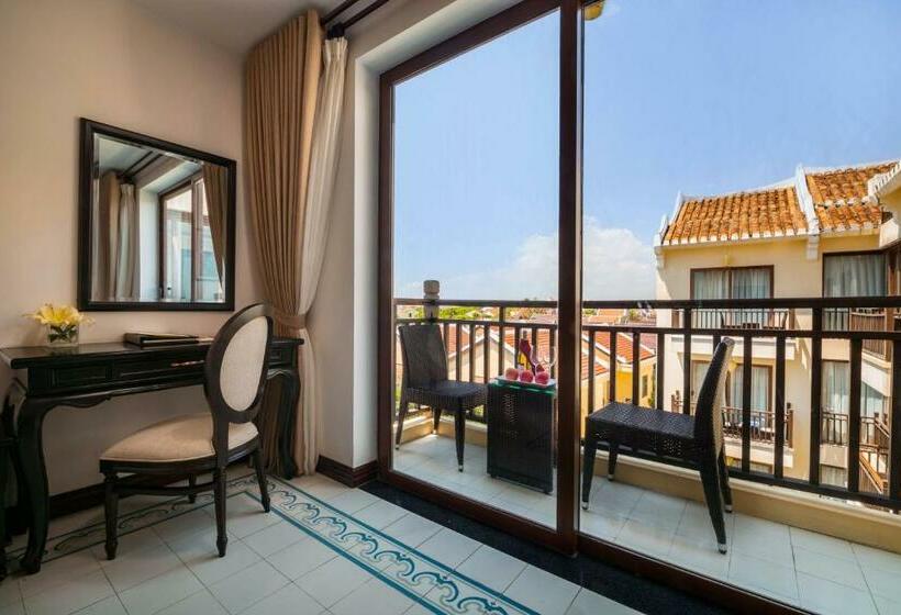 اتاق لوکس با بالکن, Silkotel Hoi An