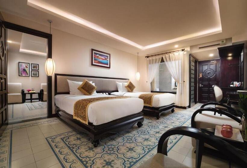 اتاق پریمیوم با بالکن, Silkotel Hoi An