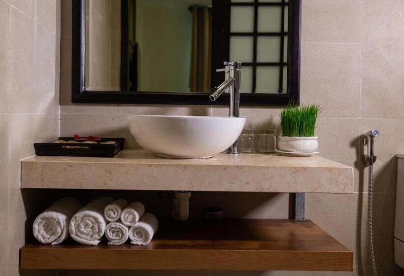 اتاق پریمیوم با بالکن, Silkotel Hoi An