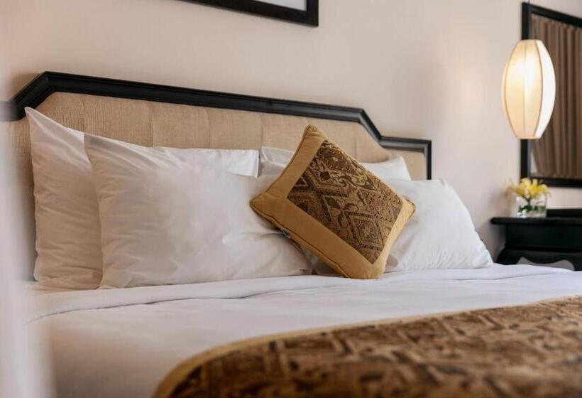 اتاق پریمیوم با بالکن, Silkotel Hoi An
