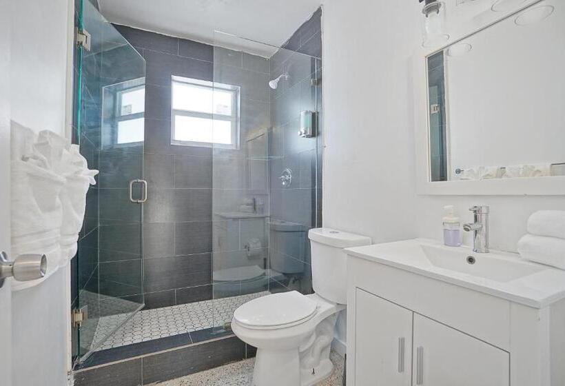 آپارتمان 1 خوابه با بالکن, Elegant Wynwood Flats