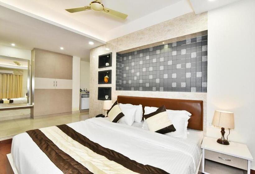 اتاق استاندارد با تخت بزرگ, Pinaz Royale
