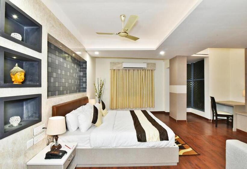 اتاق استاندارد با تخت بزرگ, Pinaz Royale