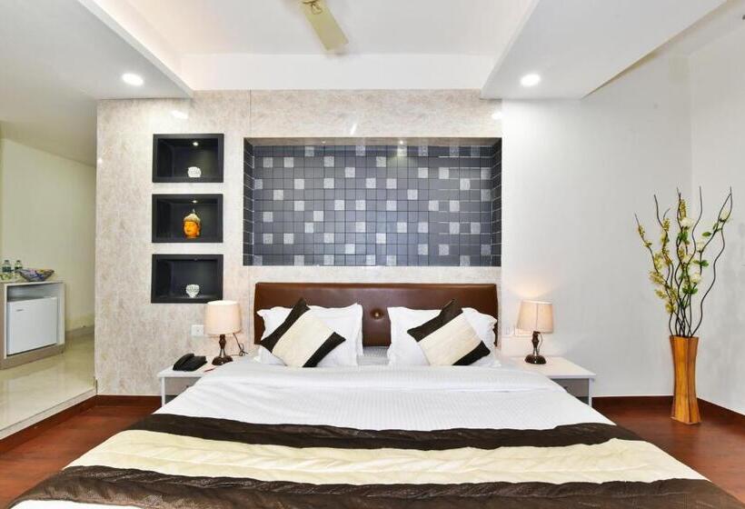 اتاق استاندارد با تخت بزرگ, Pinaz Royale