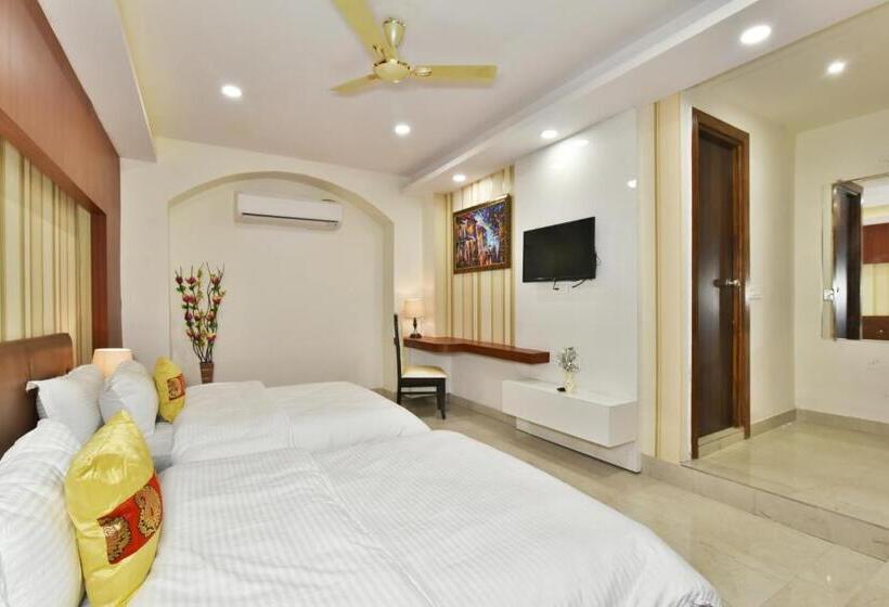 اتاق استاندارد, Pinaz Royale