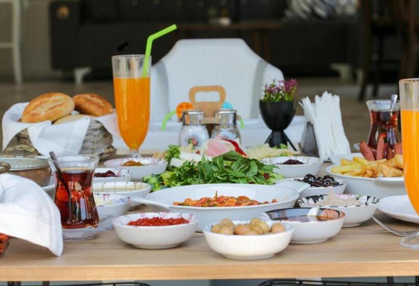 اتاق استاندارد با بالکن و چشم‌انداز دریا, Melodi Butik Otel