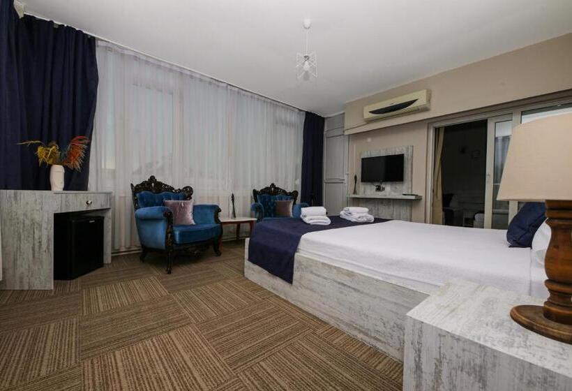 اتاق خانوادگی با چشم‌انداز دریا, Melodi Butik Otel
