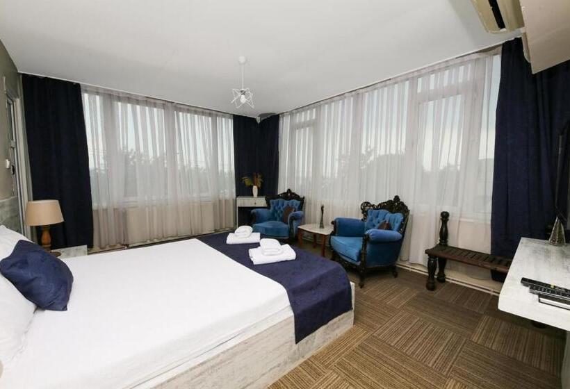 اتاق خانوادگی با چشم‌انداز دریا, Melodi Butik Otel