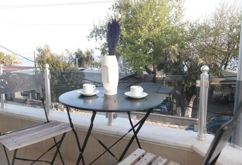 اتاق استاندارد با چشم‌انداز دریا, Melodi Butik Otel