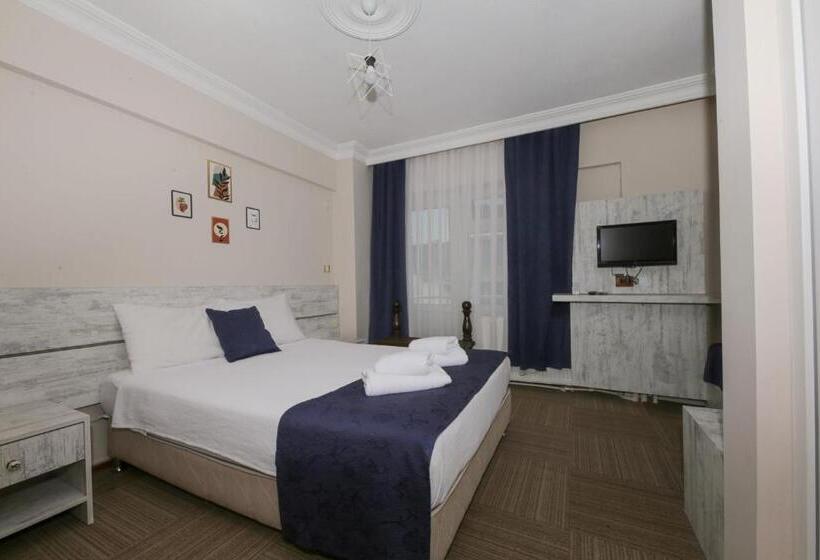اتاق استاندارد با بالکن و چشم‌انداز دریا, Melodi Butik Otel