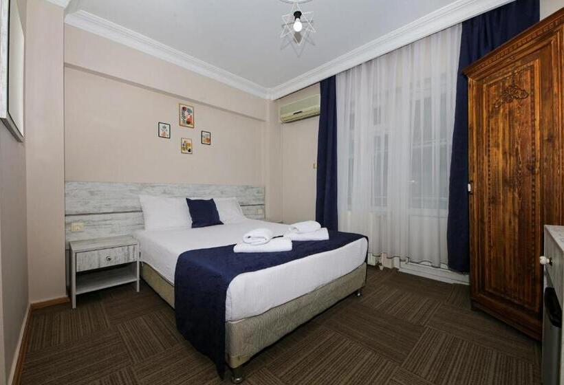اتاق استاندارد با بالکن و چشم‌انداز دریا, Melodi Butik Otel