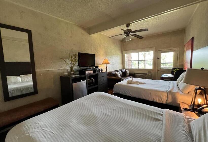اتاق خانوادگی, Mountain Harbor Queen Guest Room On Lake Ouachita By Redawning