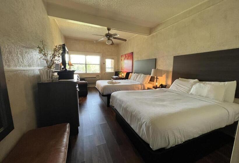 اتاق خانوادگی, Mountain Harbor Queen Guest Room On Lake Ouachita By Redawning