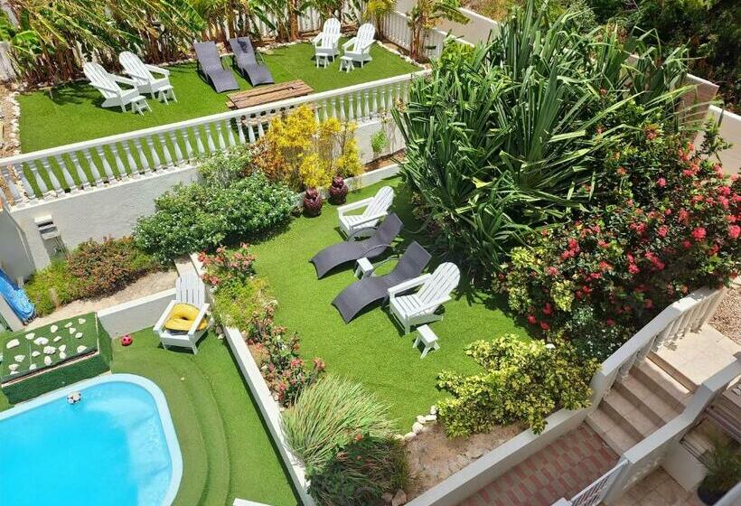 اتاق استاندارد با چشم‌انداز استخر, Adonai Hotel Boutique