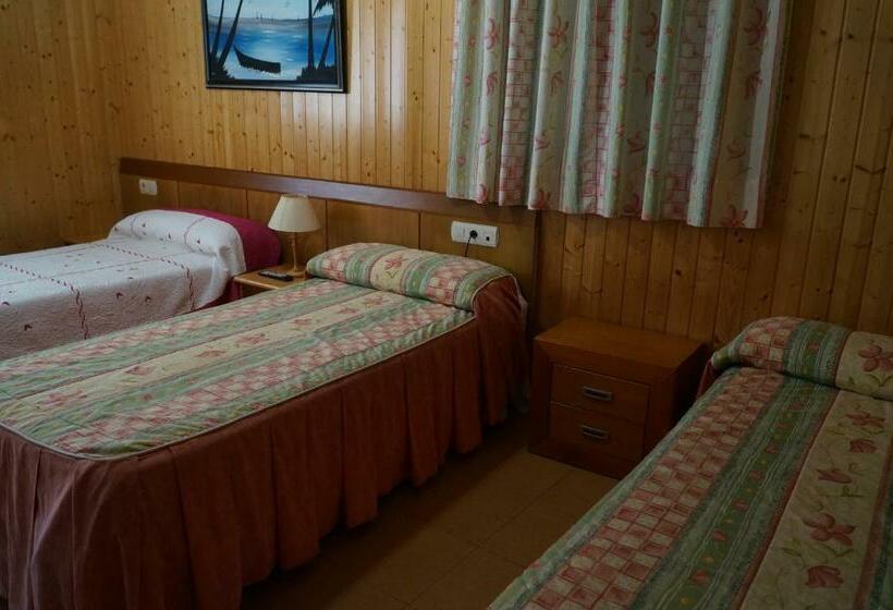 اتاق استاندارد سه نفره, Hostal Camino Real