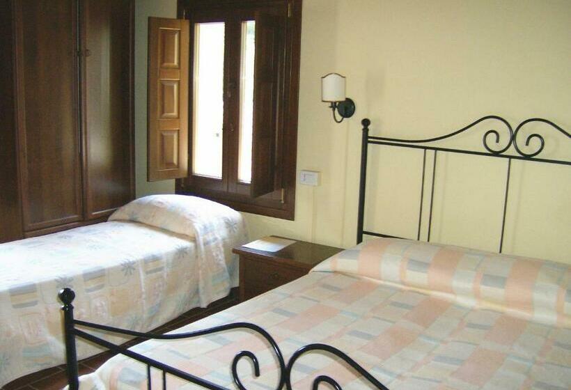 اتاق کلاسیک سه تخته, Agriturismo La Marletta