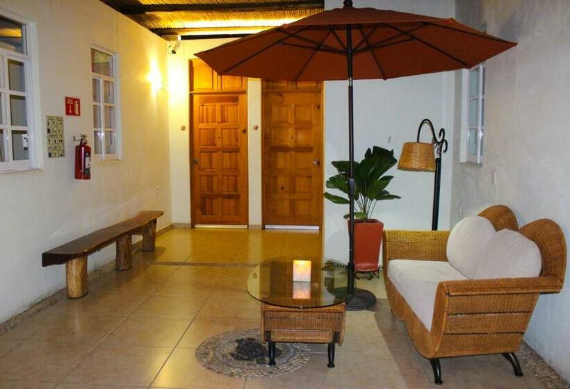 اتاق استاندارد چهار تخته, Careyes Puerto Escondido