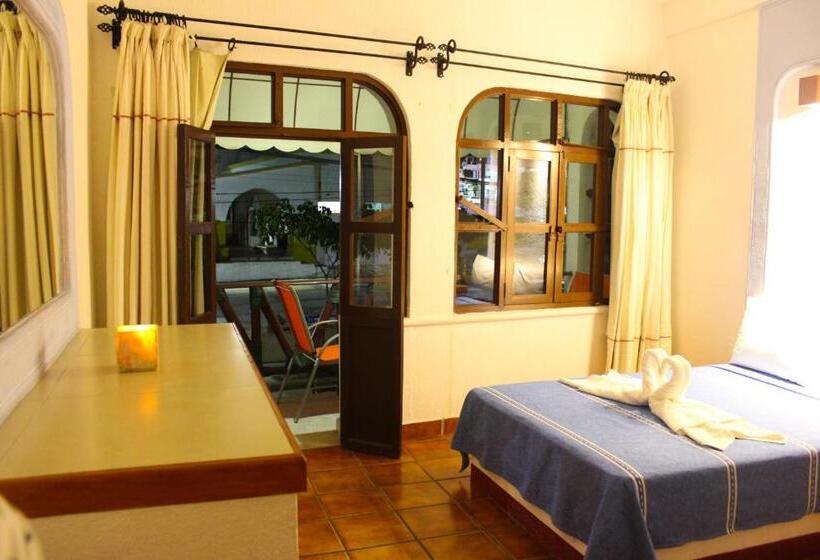 اتاق استاندارد چهار تخته, Careyes Puerto Escondido