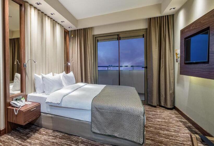 سوییت با چشم‌انداز دریا, Holiday Inn Antalya   Lara, An Ihg