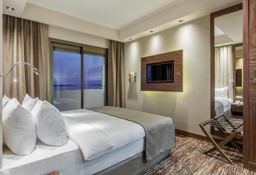 سوییت با چشم‌انداز دریا, Holiday Inn Antalya   Lara, An Ihg