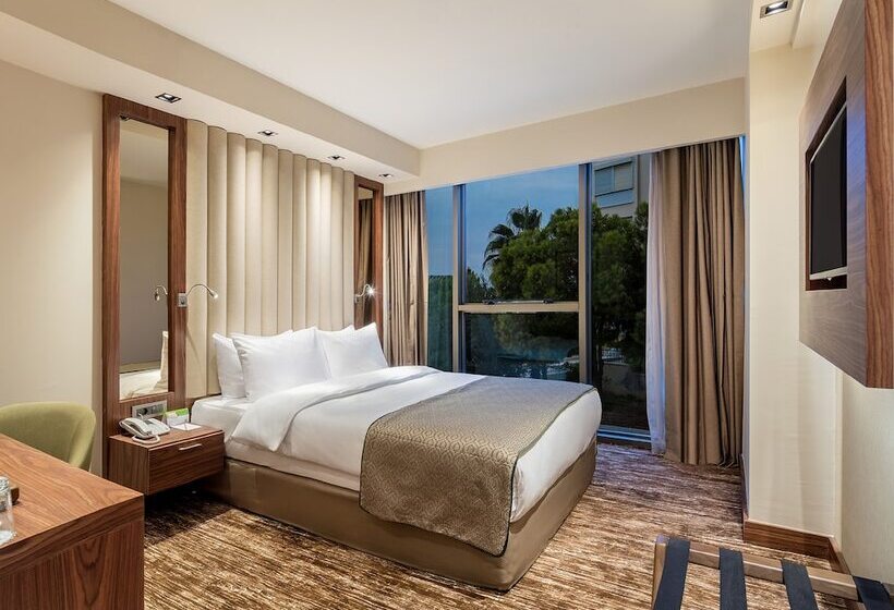 اتاق استاندارد با چشم‌انداز دریا, Holiday Inn Antalya   Lara, An Ihg