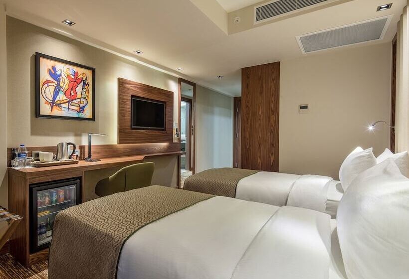 اتاق استاندارد با چشم‌انداز دریا, Holiday Inn Antalya   Lara, An Ihg