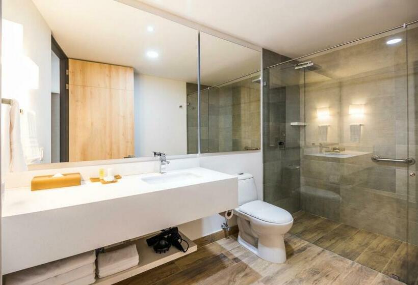 シティビュージュニアスイート, La Quinta By Wyndham Medellin