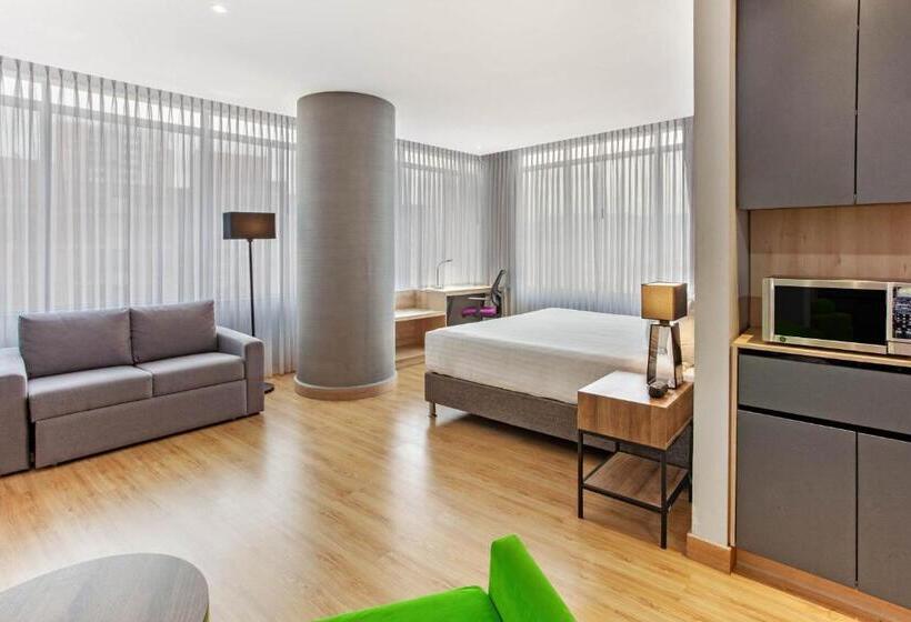 シティビュージュニアスイート, La Quinta By Wyndham Medellin