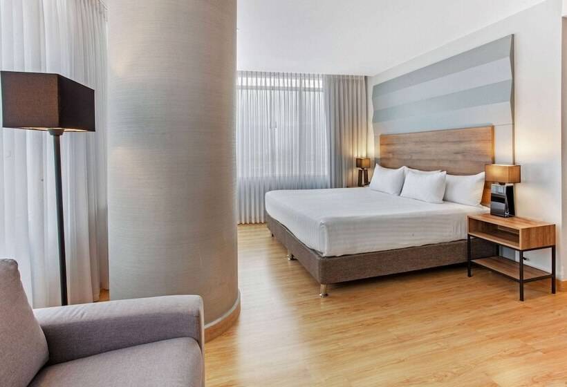 シティビュージュニアスイート, La Quinta By Wyndham Medellin