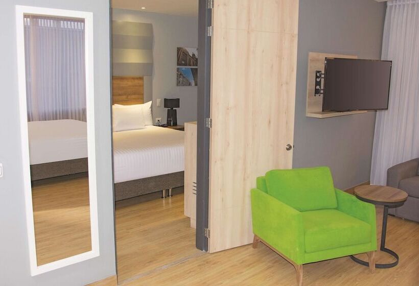 シティビュージュニアスイート, La Quinta By Wyndham Medellin