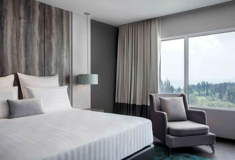 اتاق لوکس با چشم‌انداز دریا, Pullman Miri Waterfront