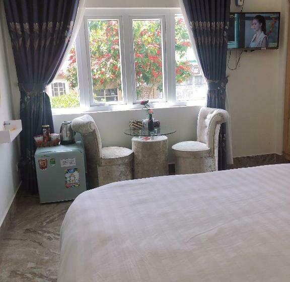 اتاق استاندارد چهارنفره با چشم‌انداز باغ, Villa   Hotel Nam Khang 2 Dalat