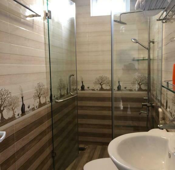اتاق استاندارد چهارنفره با چشم‌انداز باغ, Villa   Hotel Nam Khang 2 Dalat