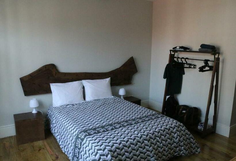 اتاق استاندارد با سرویس بهداشتی مشترک, Nice Way Porto Hostel