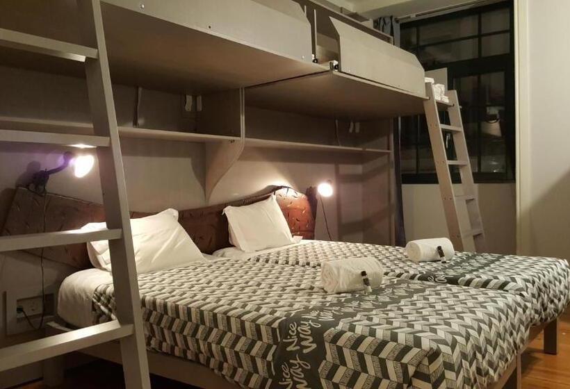 اتاق خانوادگی با سرویس بهداشتی مشترک, Nice Way Porto Hostel