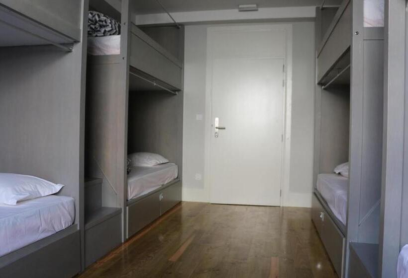 تختخواب در اتاق مشترک, Nice Way Porto Hostel