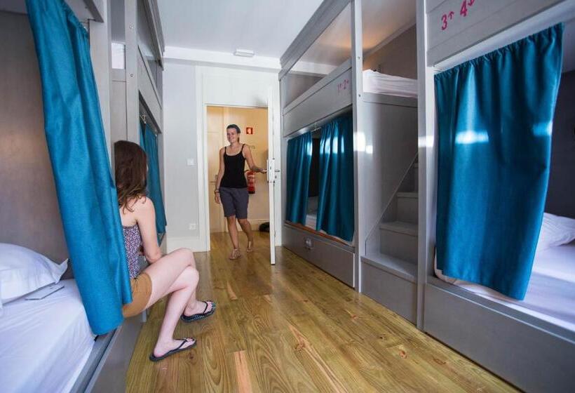 تختخواب در اتاق مشترک, Nice Way Porto Hostel