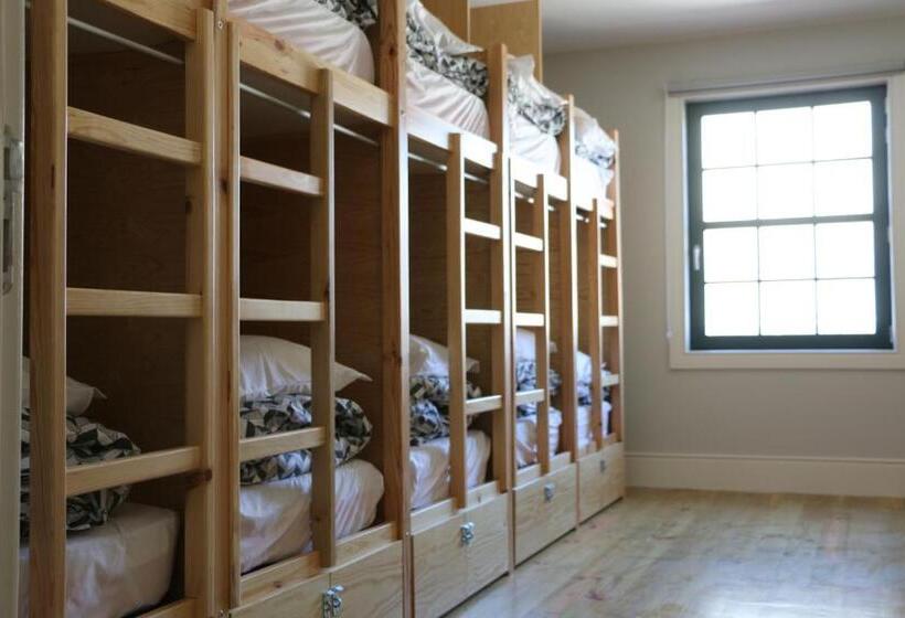 تختخواب در اتاق مشترک, Nice Way Porto Hostel