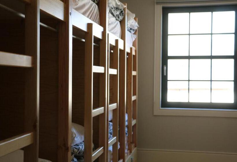 تختخواب در اتاق مشترک, Nice Way Porto Hostel
