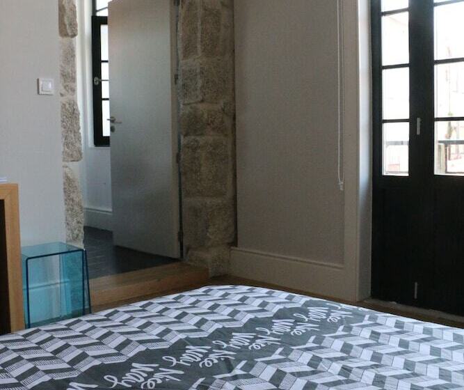 اتاق استاندارد, Nice Way Porto Hostel
