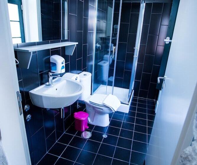 اتاق استاندارد, Nice Way Porto Hostel